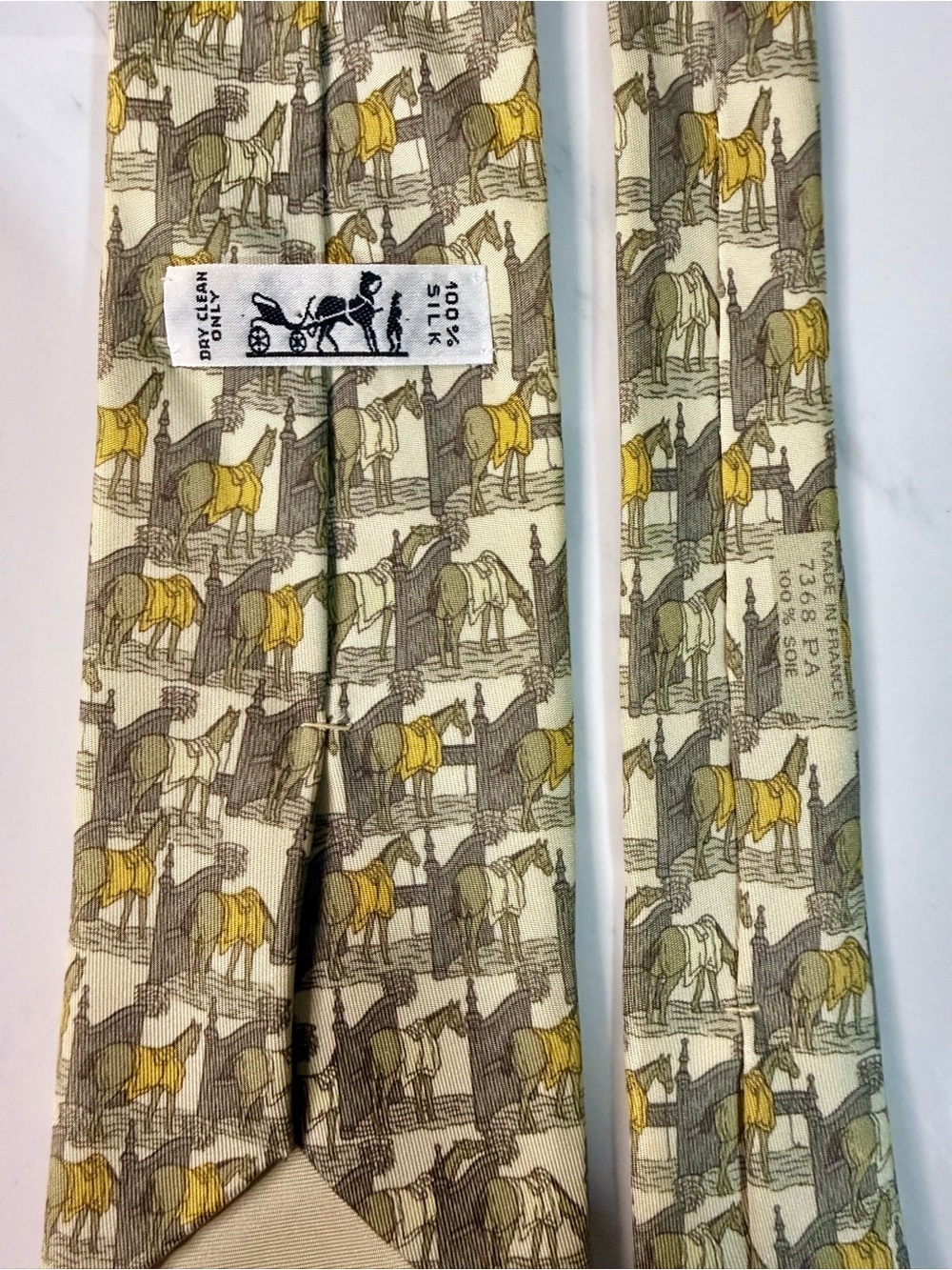 Hermes Silk Patterned Men's Tie in Yellow and Beige - Picture 6 of 9